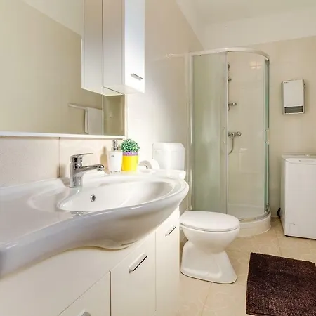Holiday home Agneza