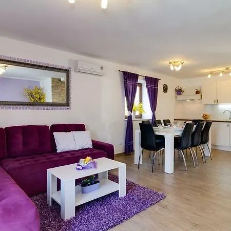 Agneza Holiday home Krnica