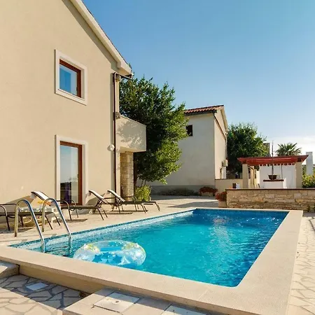 Agneza Holiday home Krnica